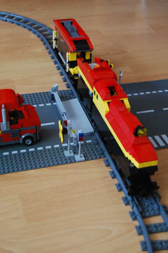 2012.06.18_lego_train_model_002.jpg