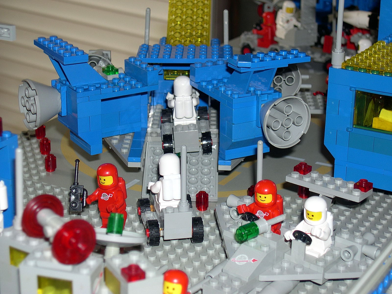 airmoonbase003_carico_stiva.jpg