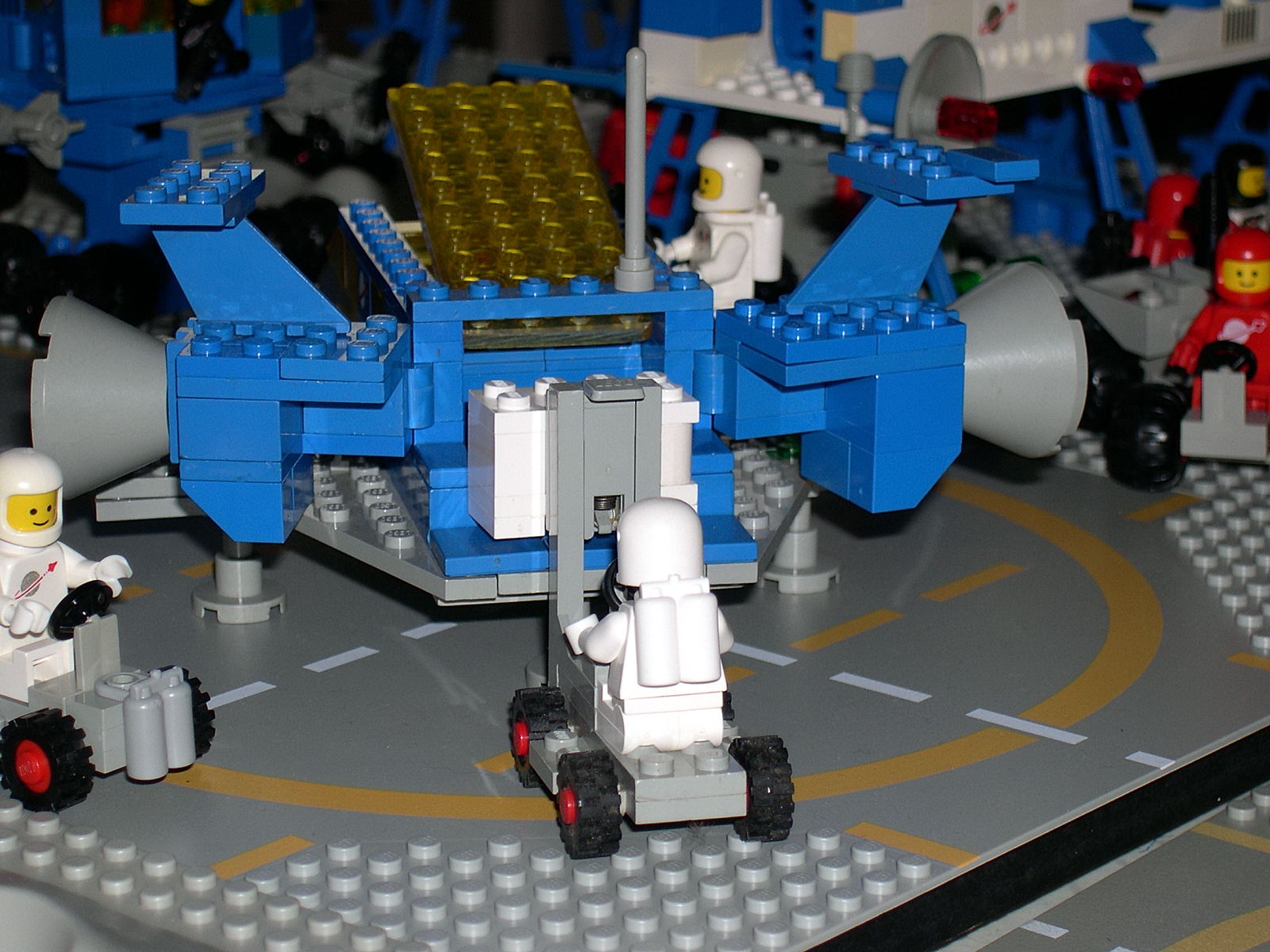 airmoonbase005_carico_stiva_ll924.jpg