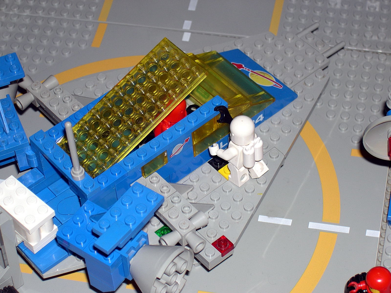 airmoonbase008_stringere_i_bulloni.jpg