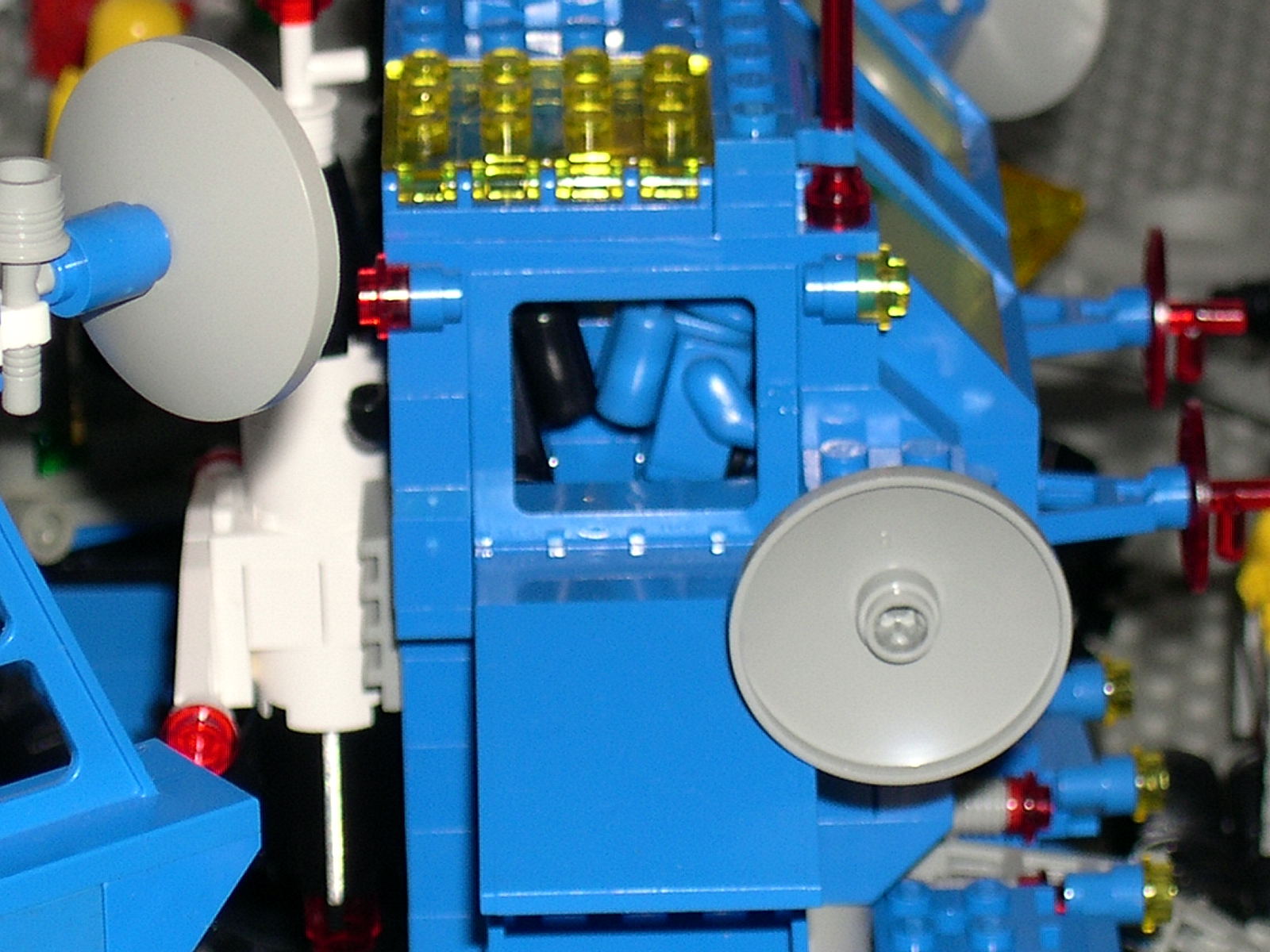 airmoonbase044_blue_on_blue.jpg