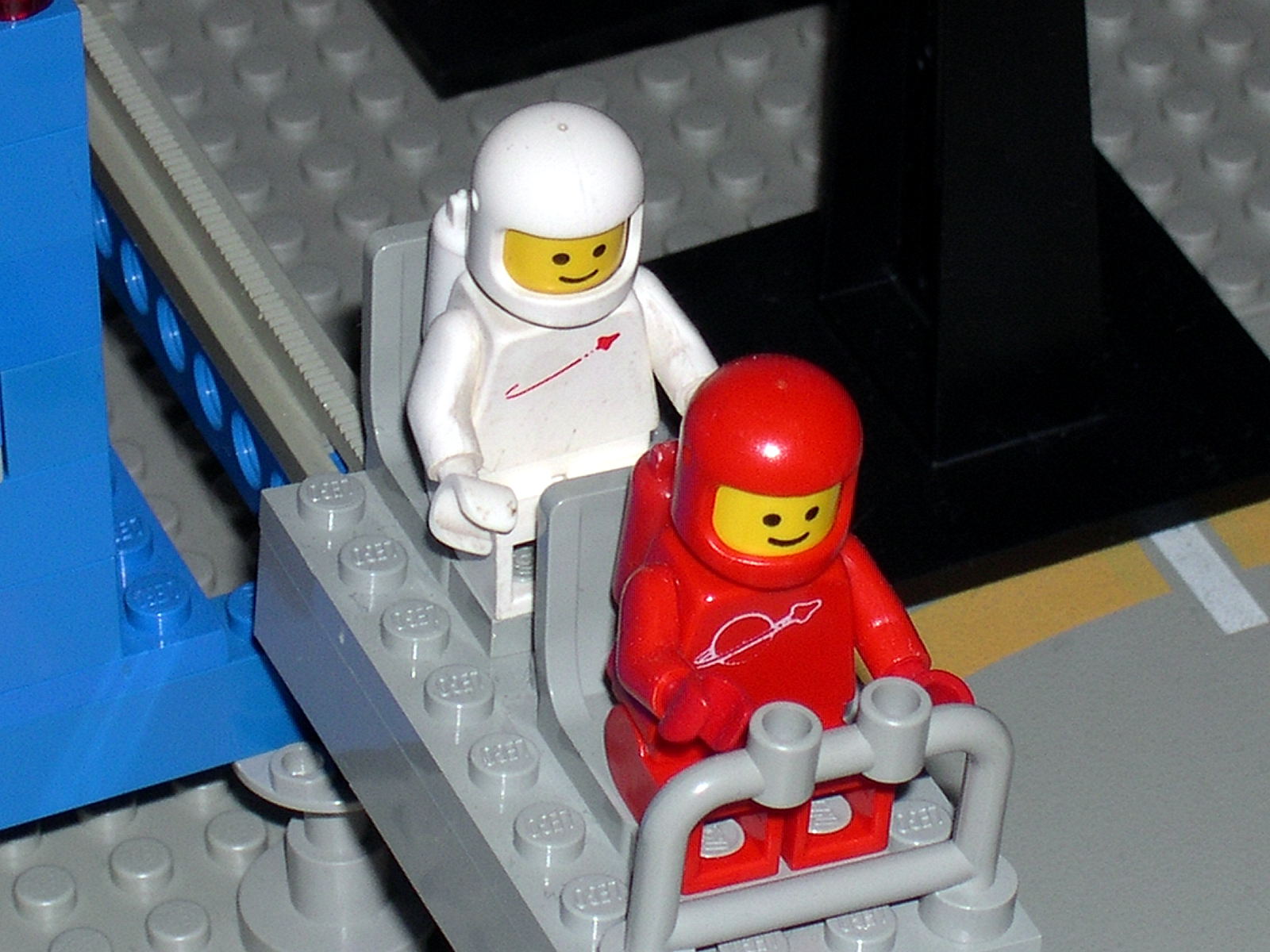 airmoonbase045_fast_trasportation.jpg