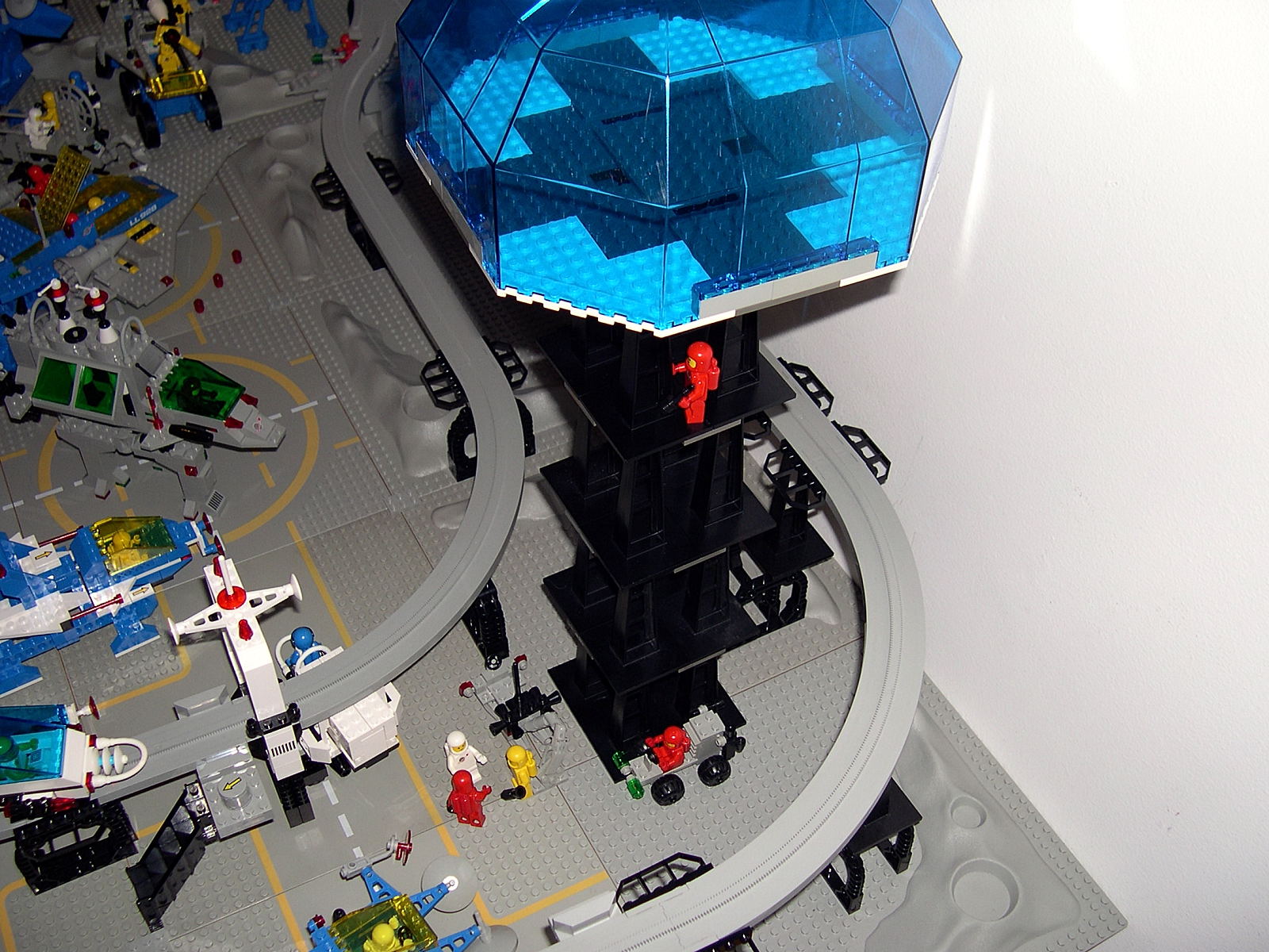 airmoonbase033_the_tower_2.jpg