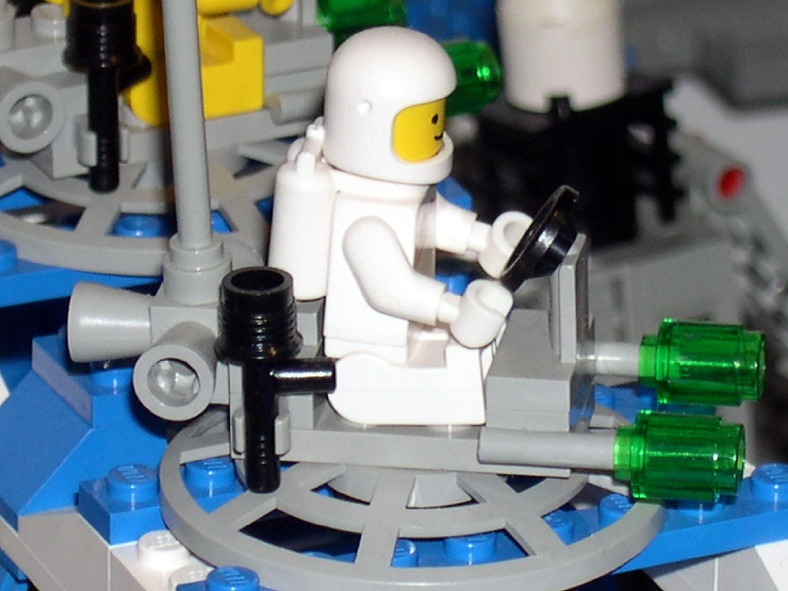airmoonbase035_hoverscooter.jpg