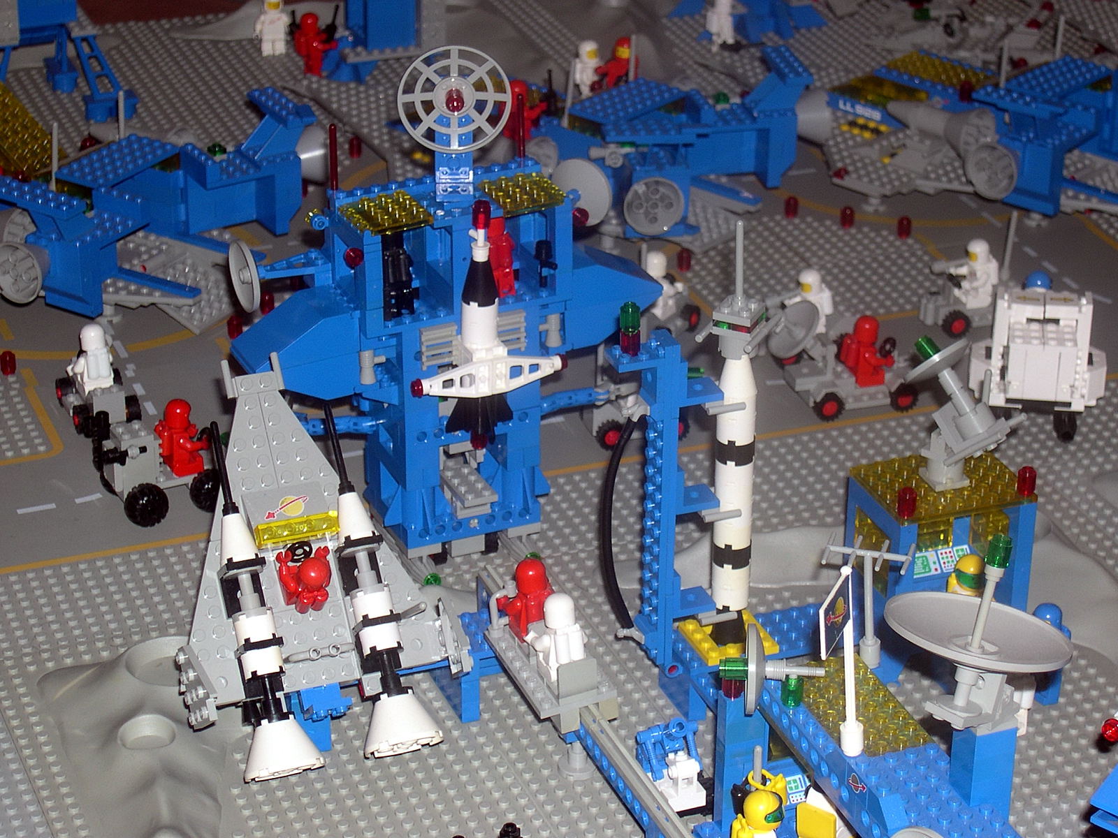 airmoonbase_2006_005_beta-1_command_base.jpg