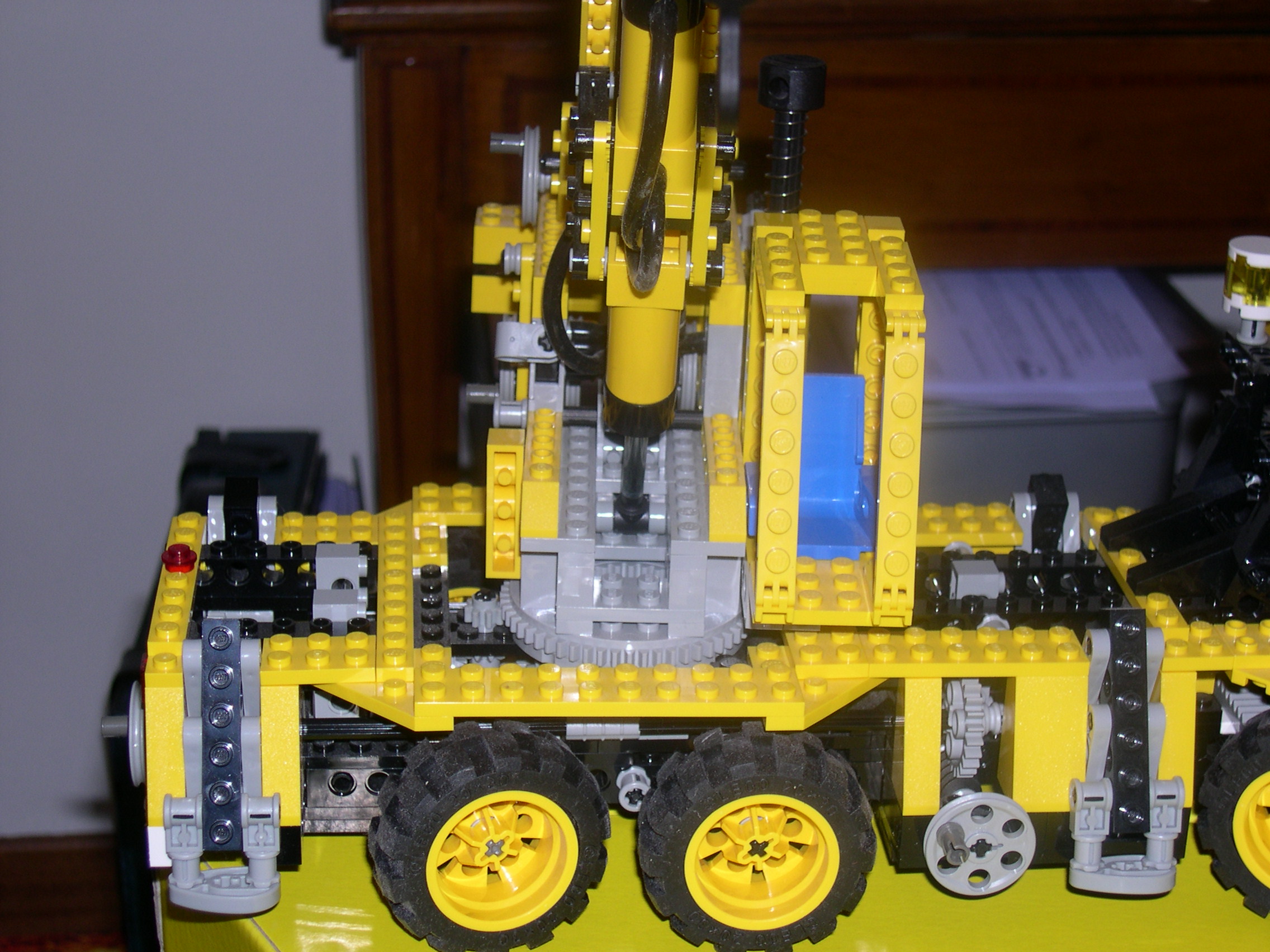 8438_04.jpg