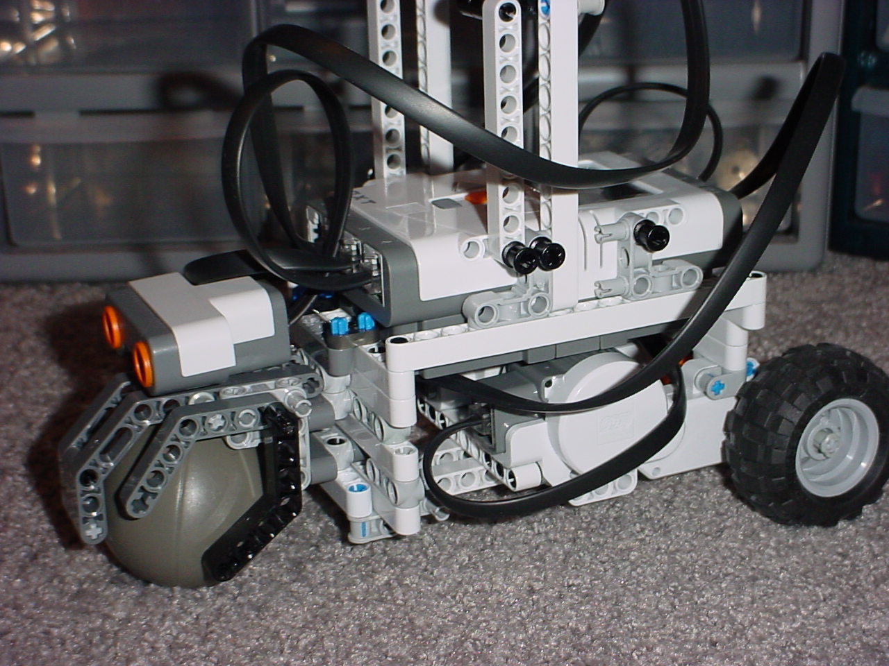 ball_bot1_pic1.jpg
