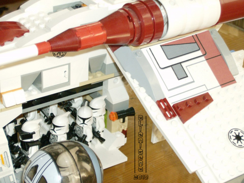 moc_republic_gunship_04.jpg