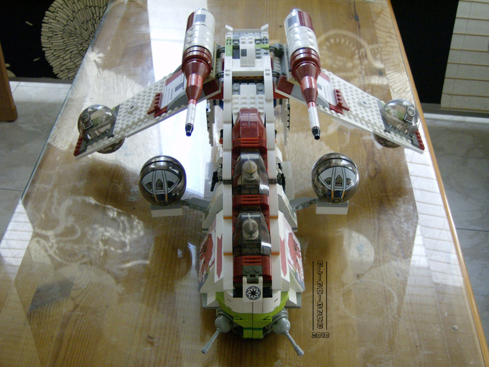 moc_republic_gunship_06.jpg