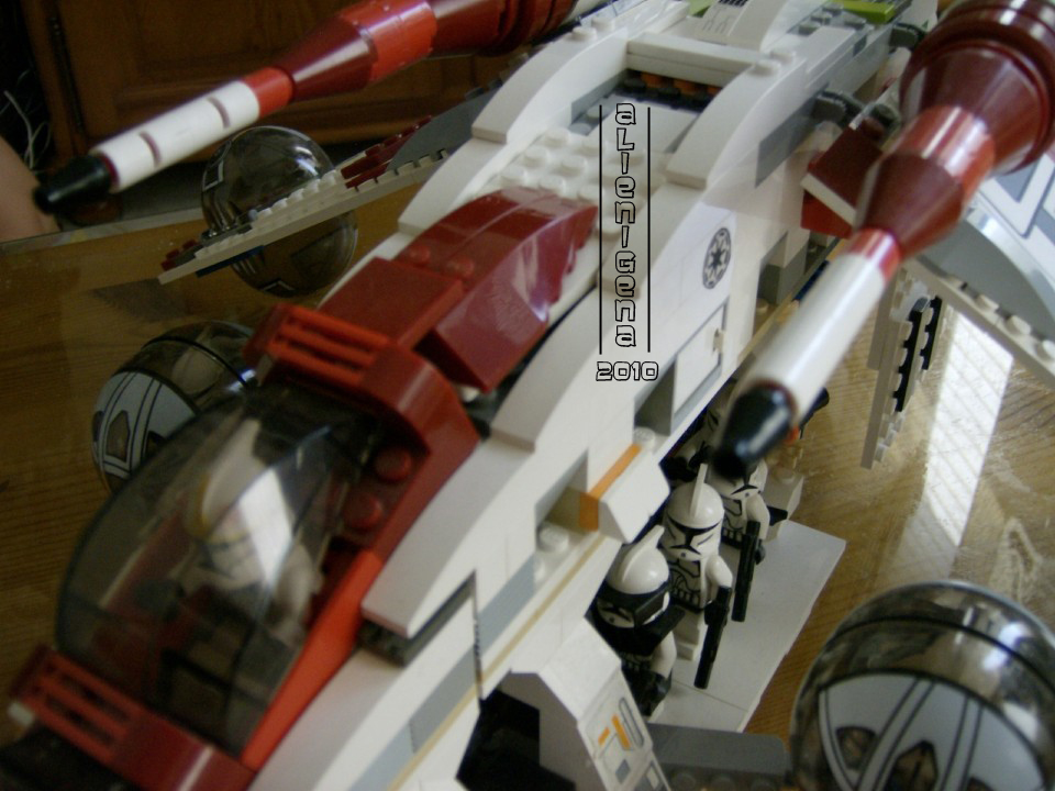 moc_republic_gunship_08.jpg