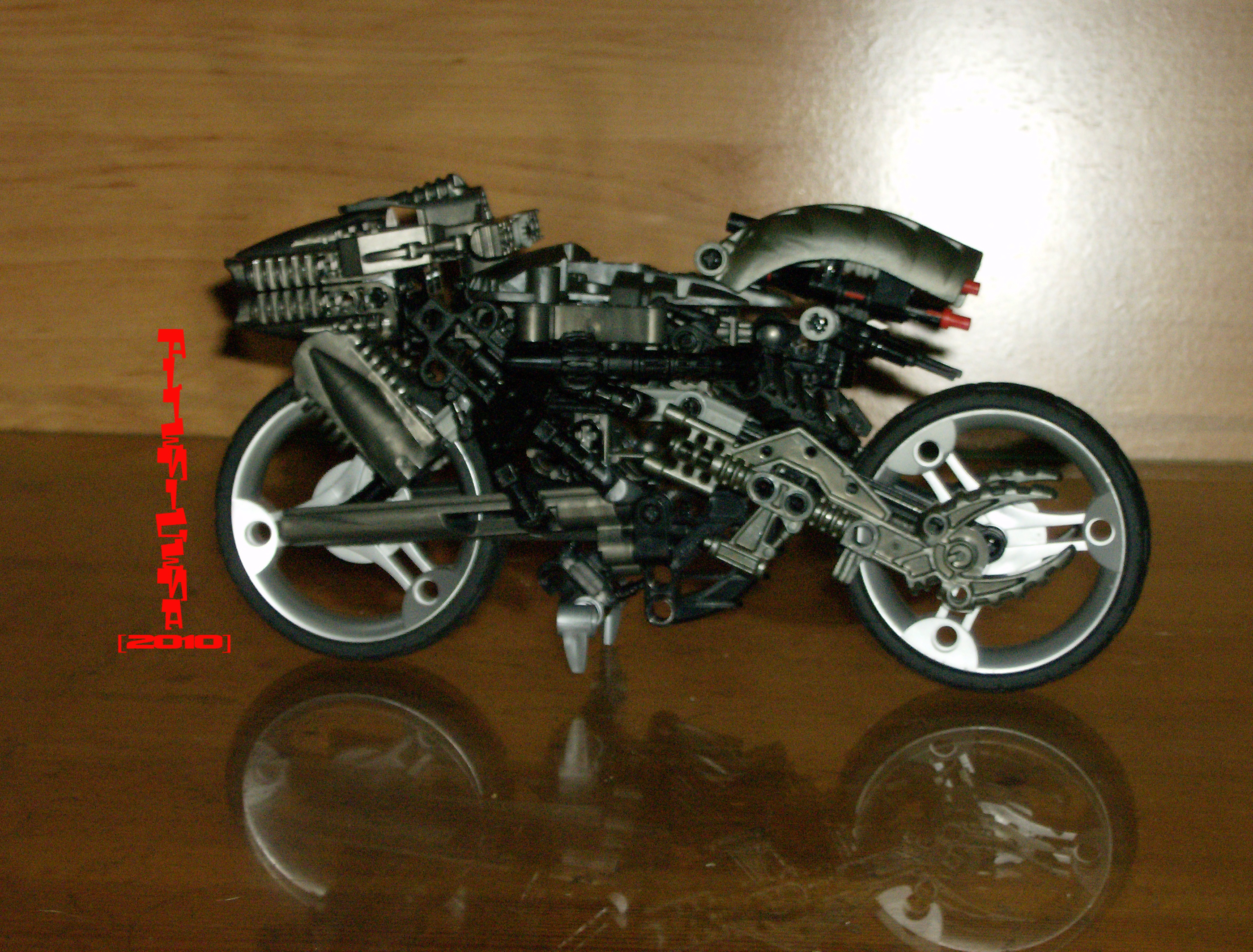 moto_terminator_02.jpg