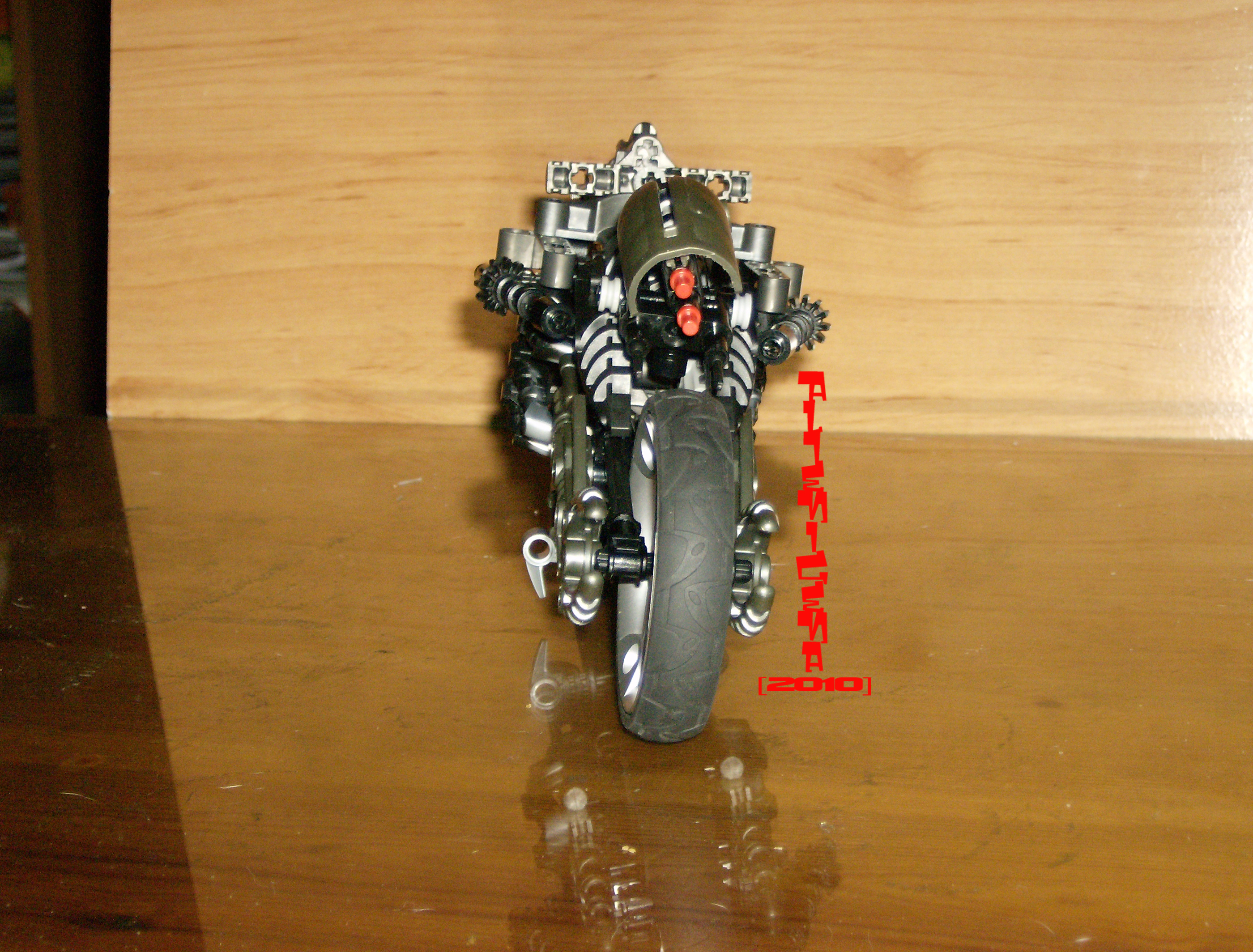 moto_terminator_03.jpg