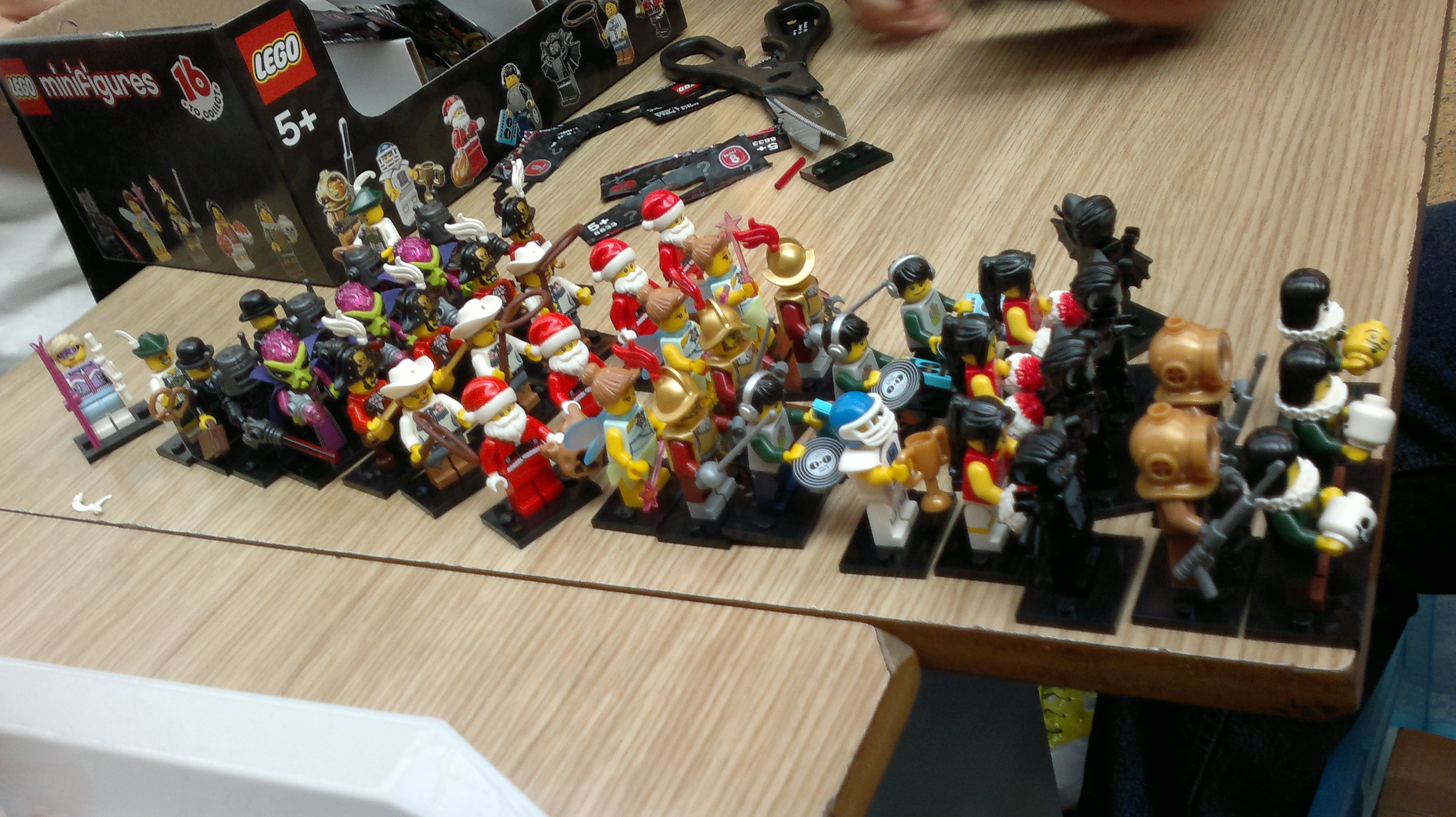 minifigures8.jpg
