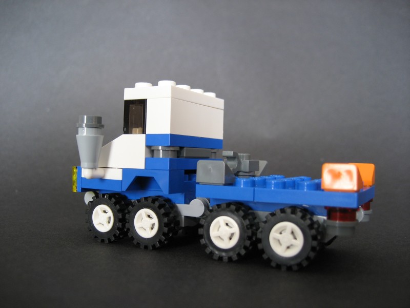 moc4838-b2.jpg