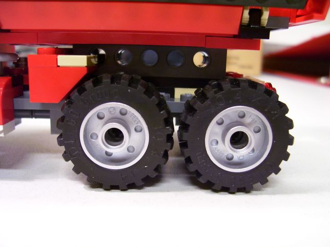 truck_rear_wheels_01.jpg