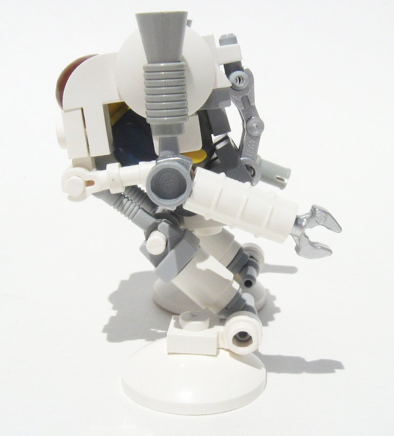 whitepowersuit03.jpg