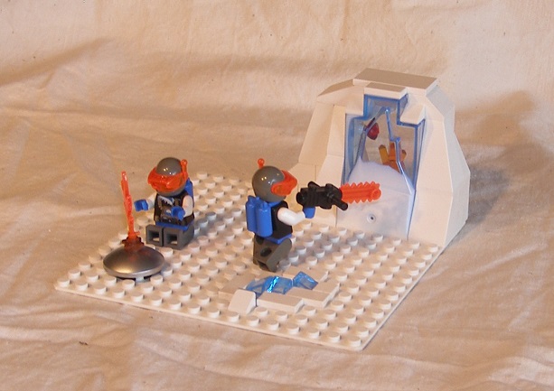 0_icetron_icewall_a.jpg
