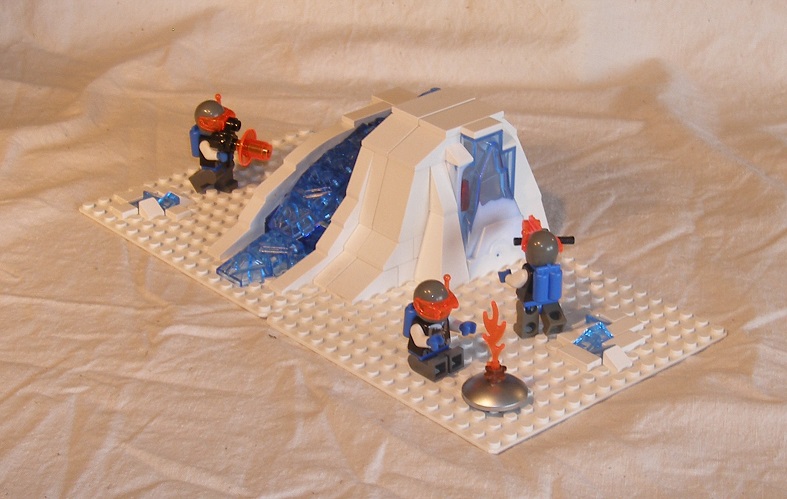 0_icetron_icewall_d.jpg