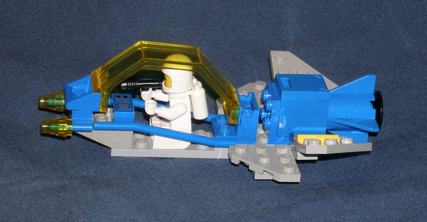 blacktron2_6832_classic_01a.jpg