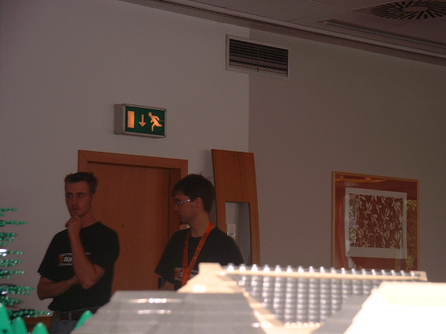 tsl2004194.jpg