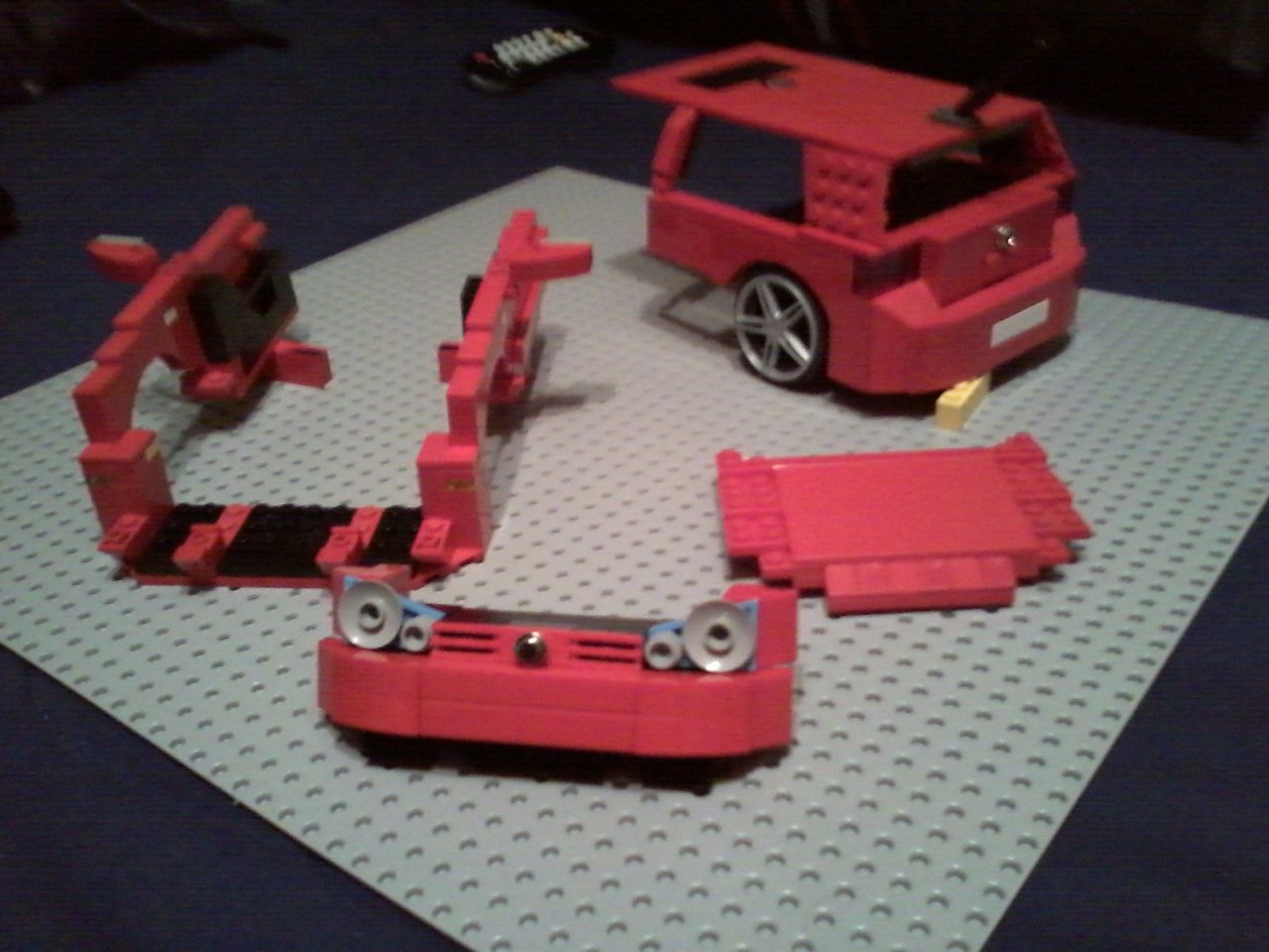 1361055800.dragonborn087_lego_volkswagen_golf_gti_06.jpg
