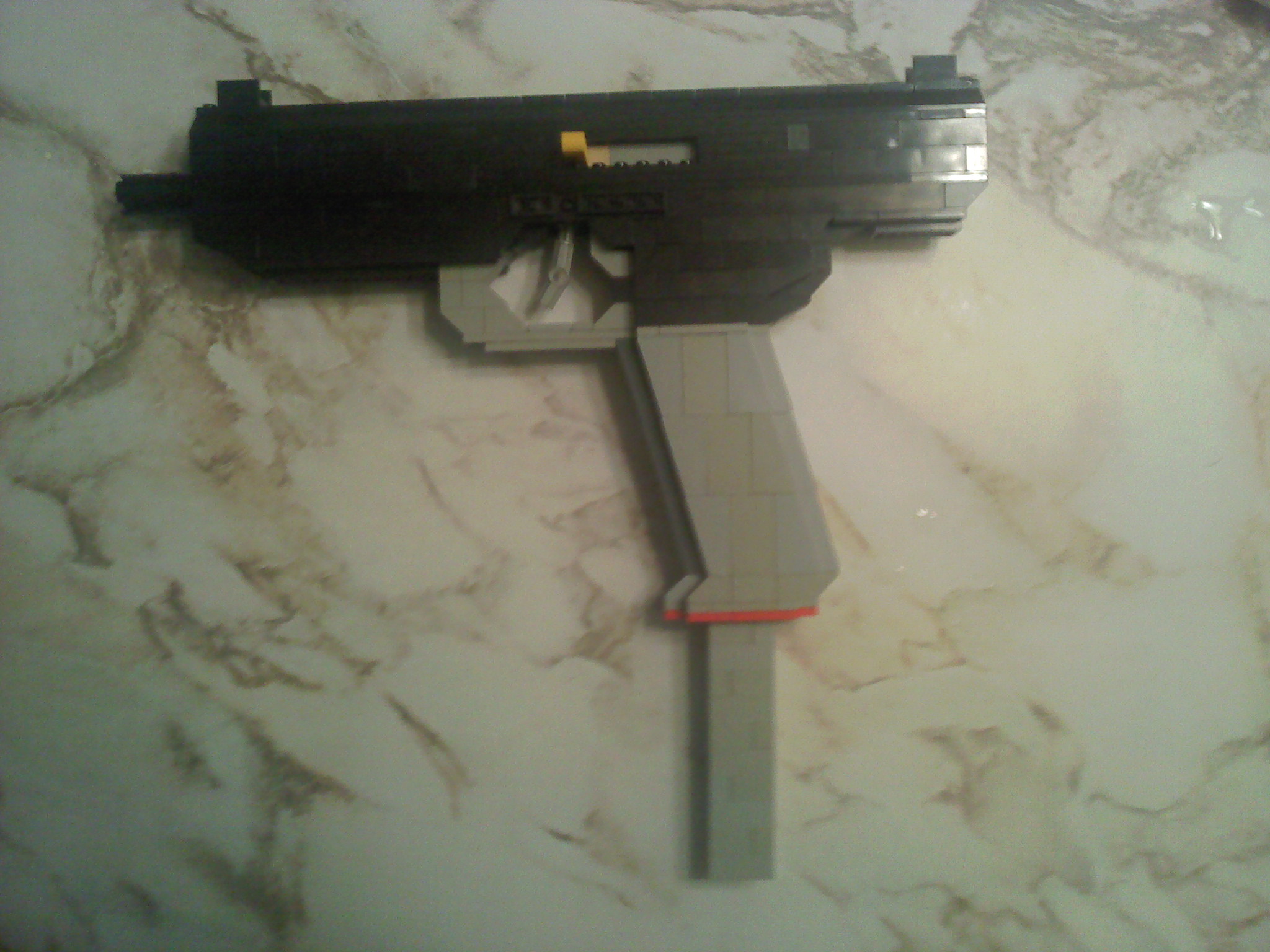 lego_assault_uzi_2.jpg