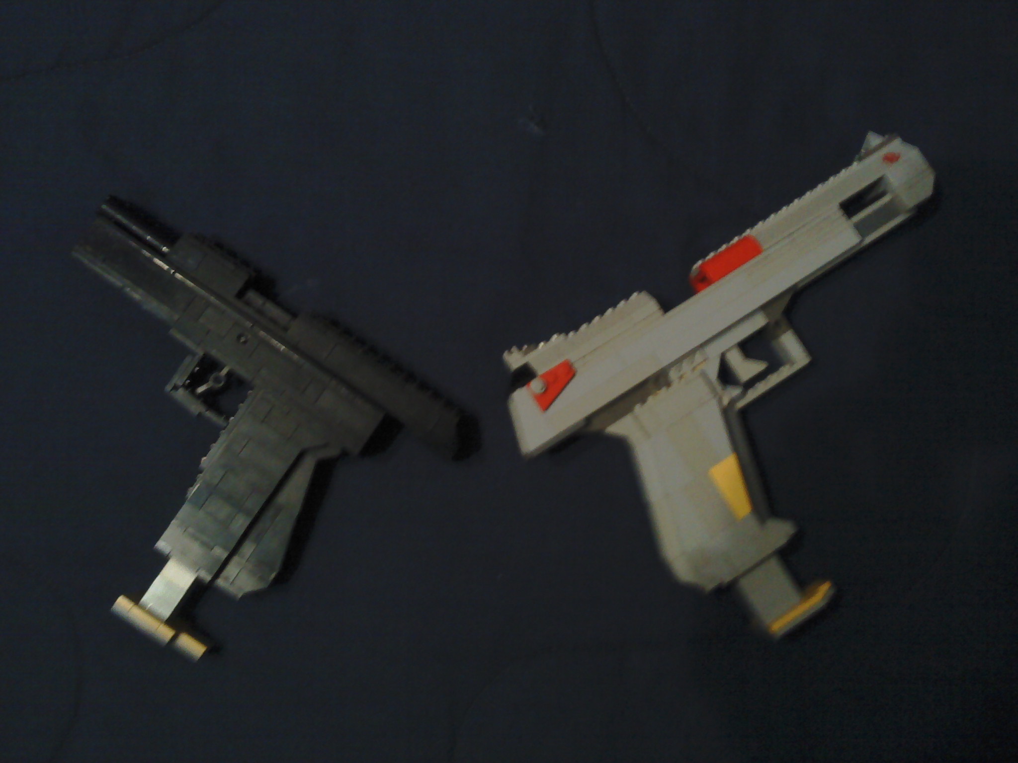 lego_black_and_desert_eagle_handguns01.jpg