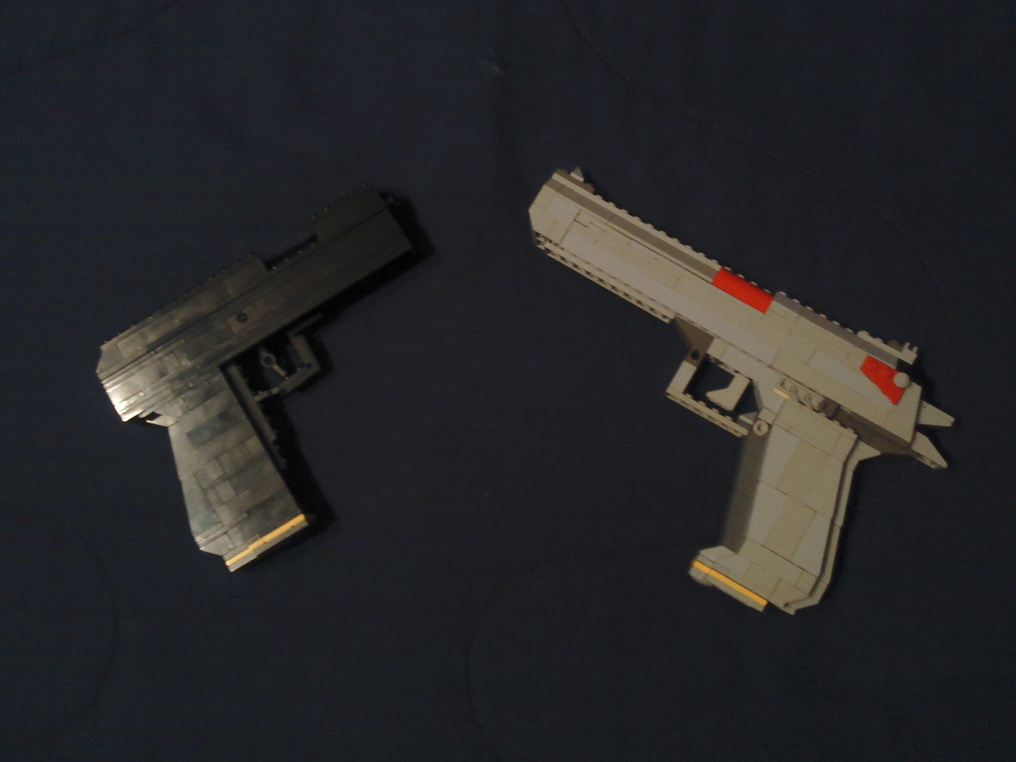 lego_black_and_desert_eagle_handguns02.jpg
