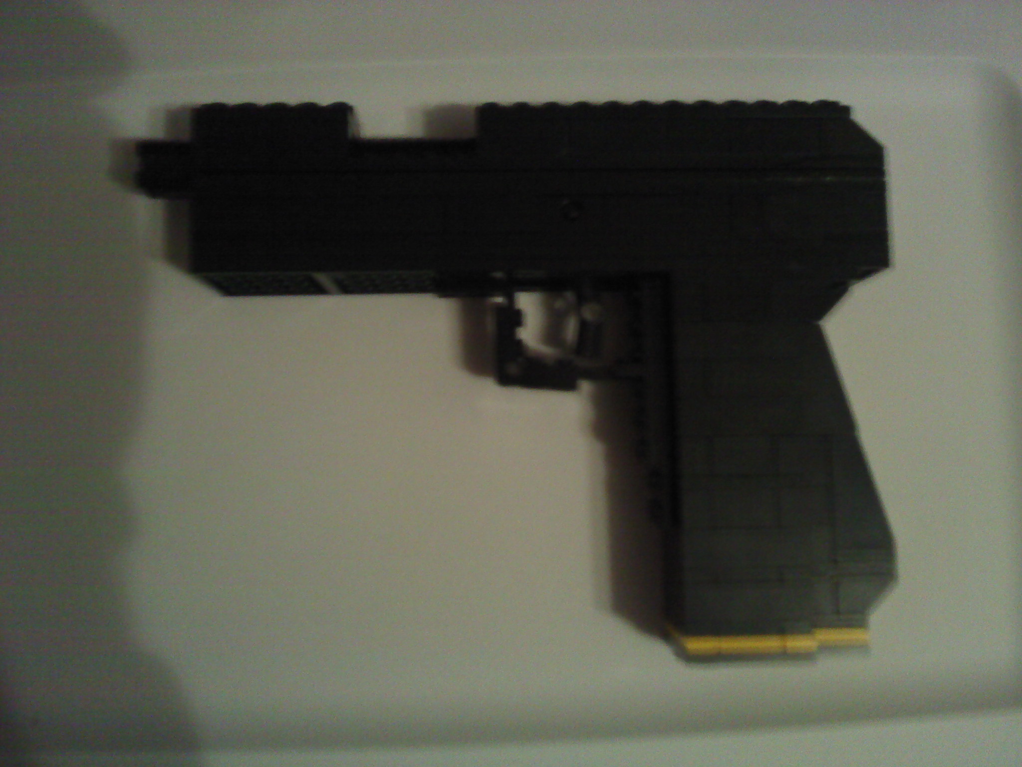 lego_black_handgun02.jpg