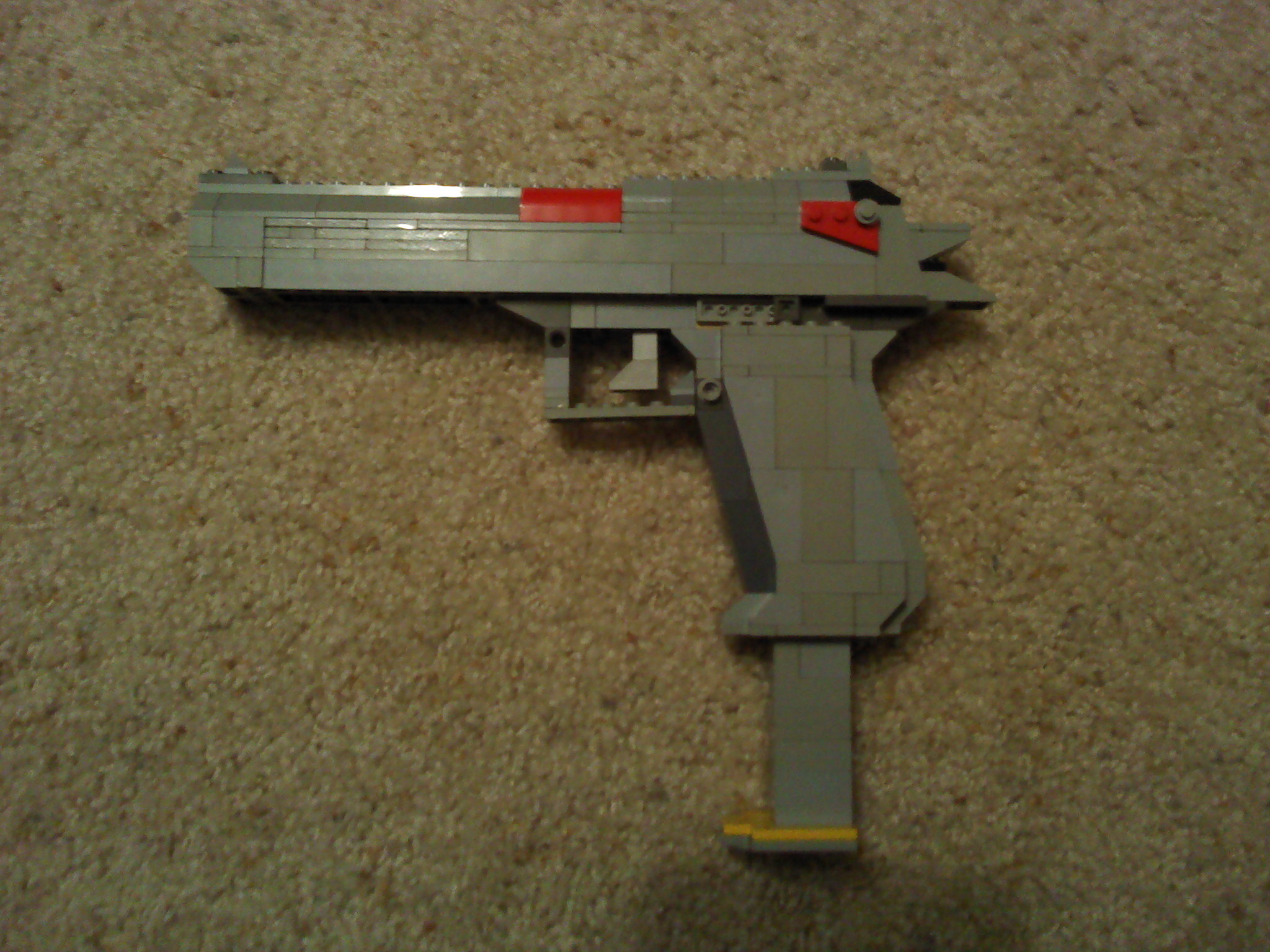 lego_desert_eagle_handgun01.jpg