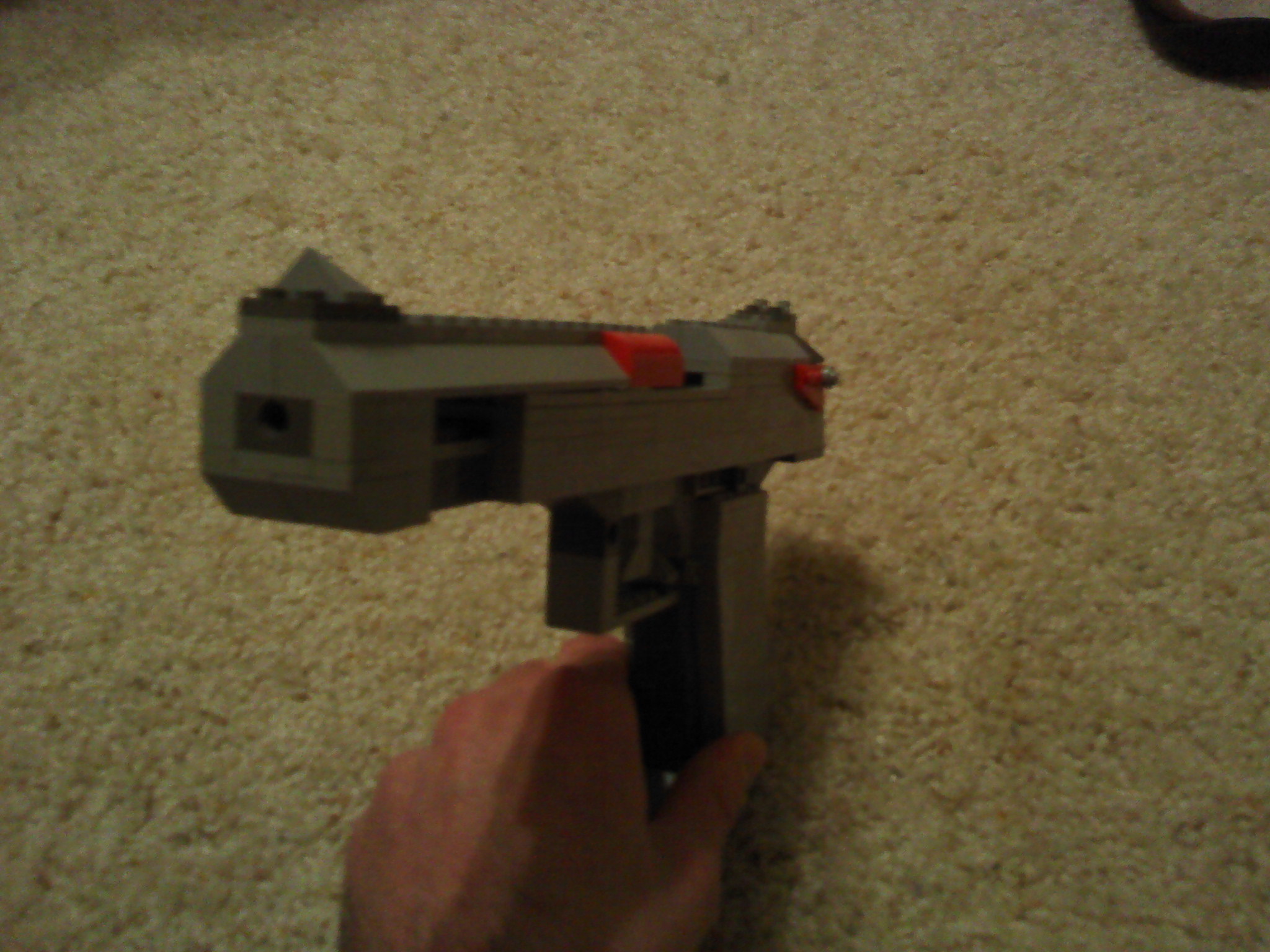 lego_desert_eagle_handgun07_front_view_cock_click.jpg