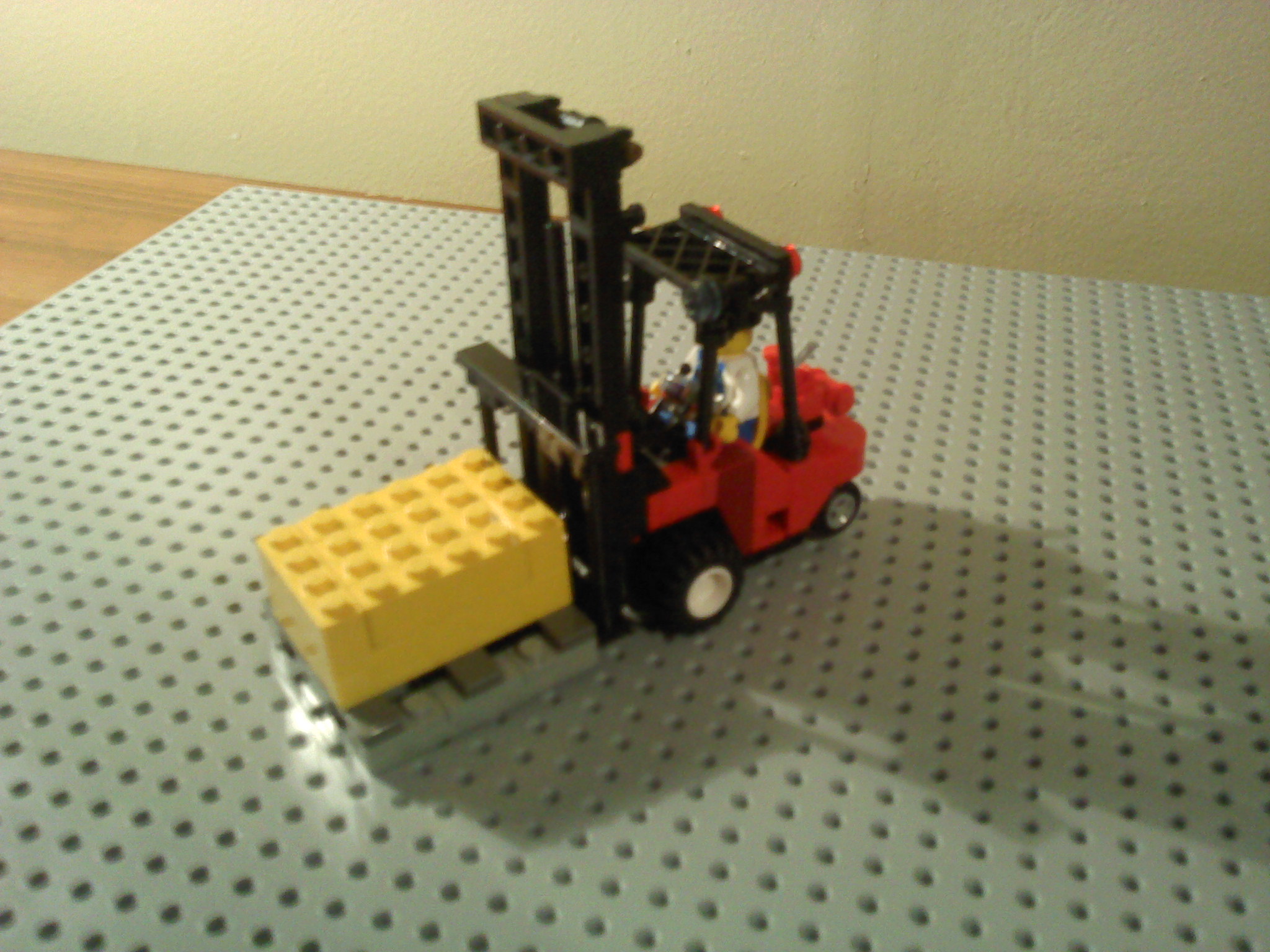 lego_forklift_3.jpg