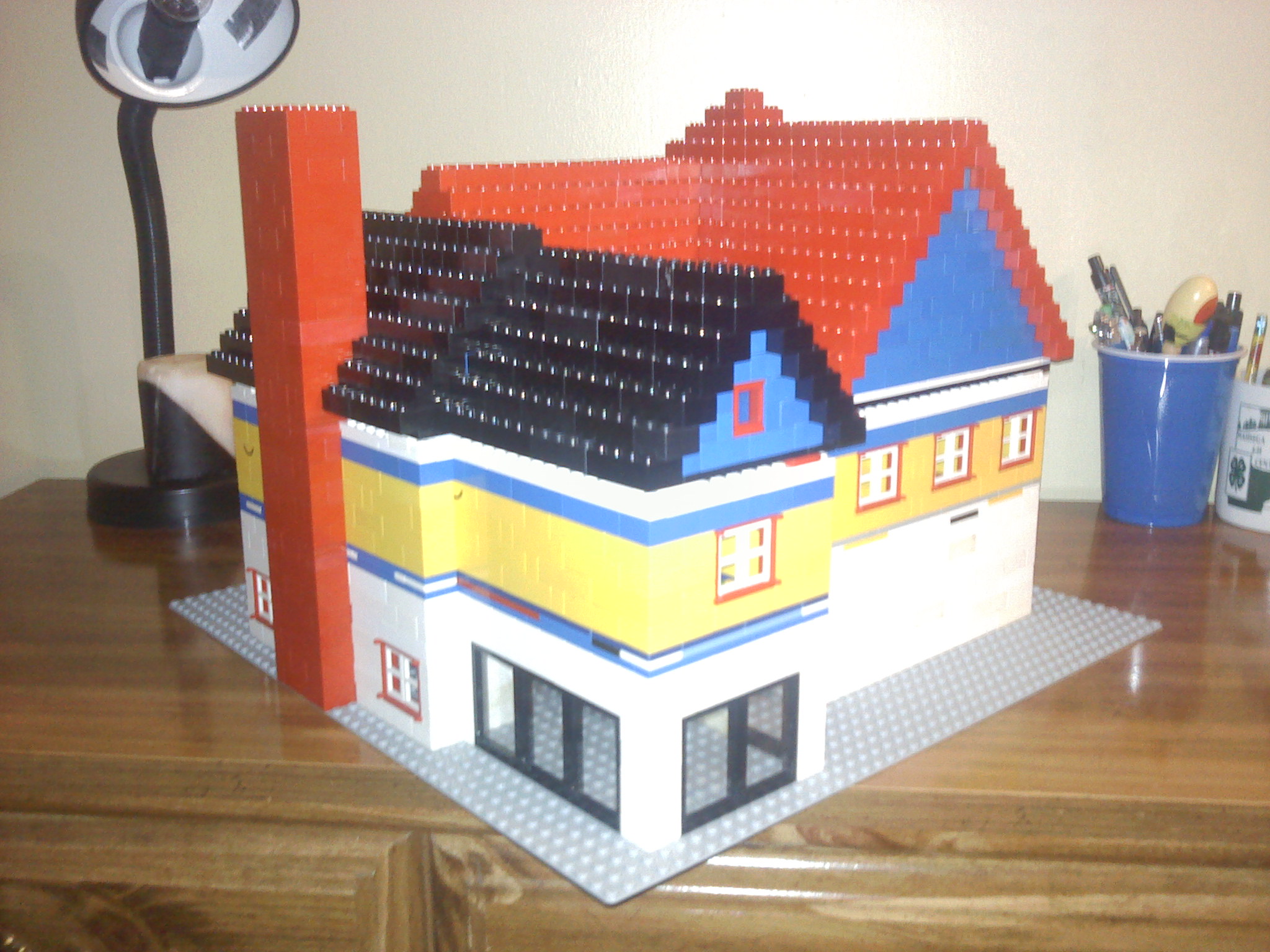 lego_house05_left_corner_view.jpg