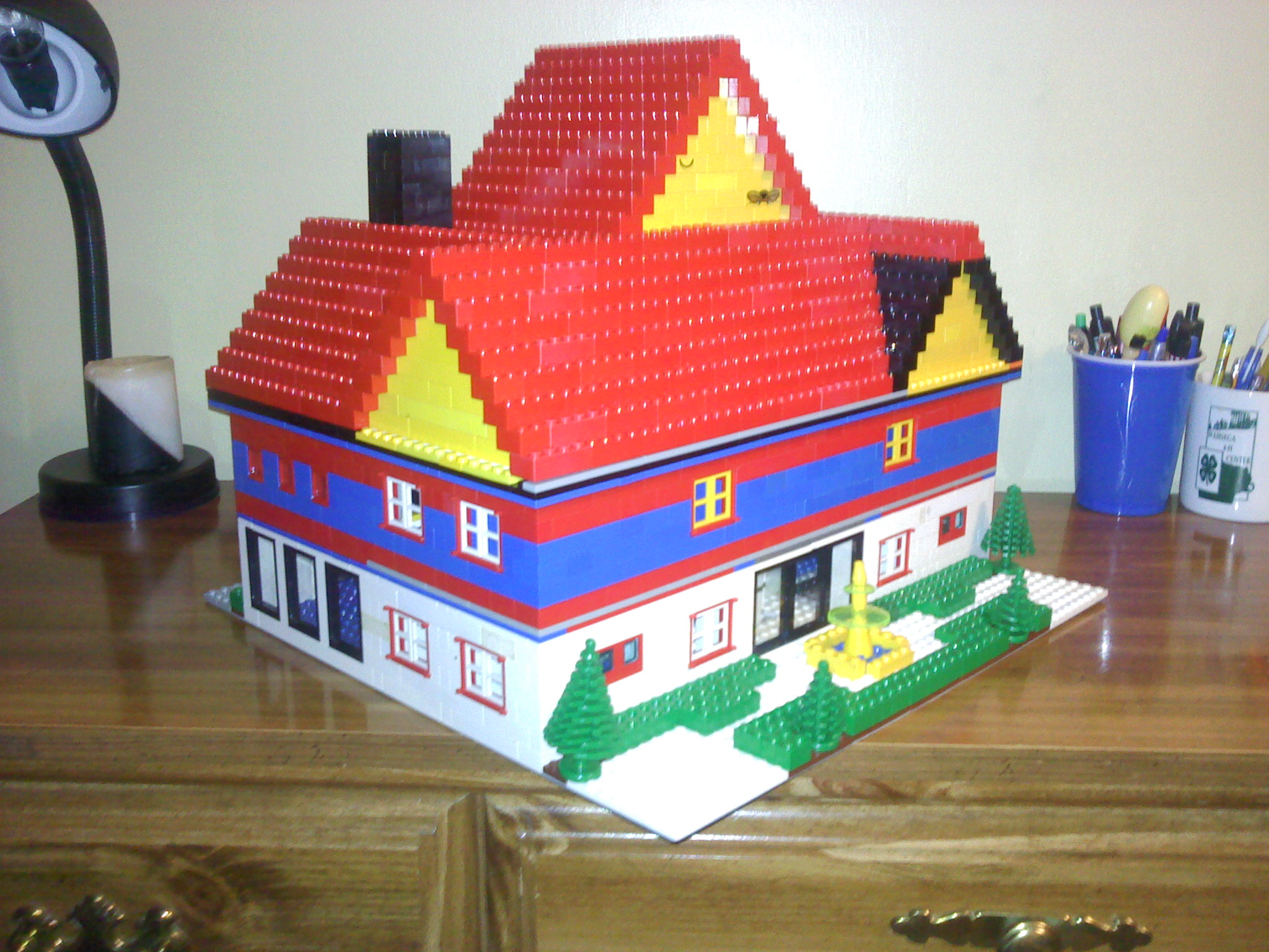 lego_house30_left_rear_corner_view.jpg