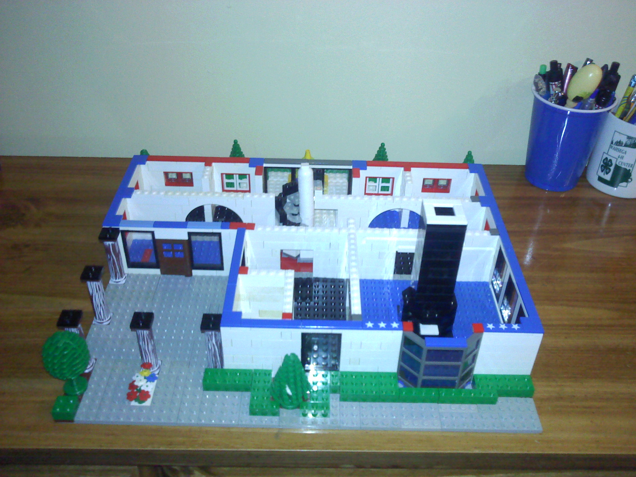 lego_house32_main_floor.jpg