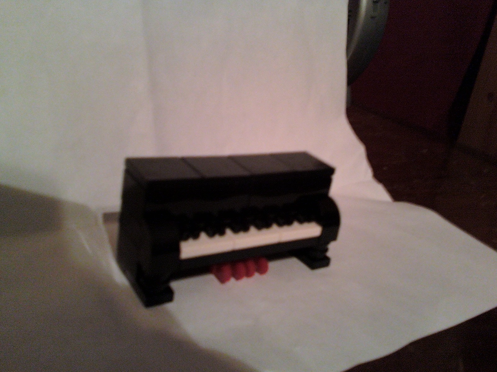 lego_piano.jpg