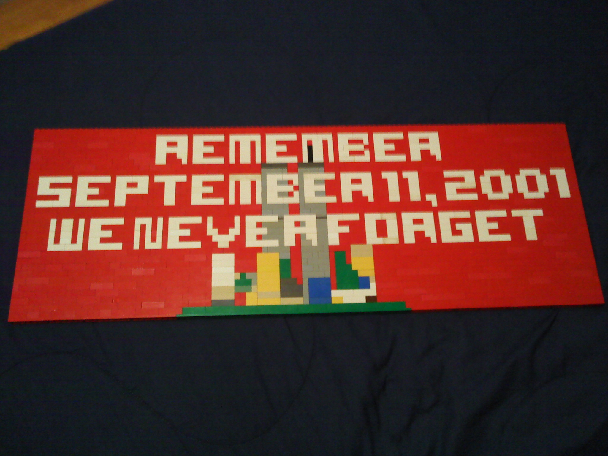 lego_remember_september_11_2001_we_never_forget.jpg