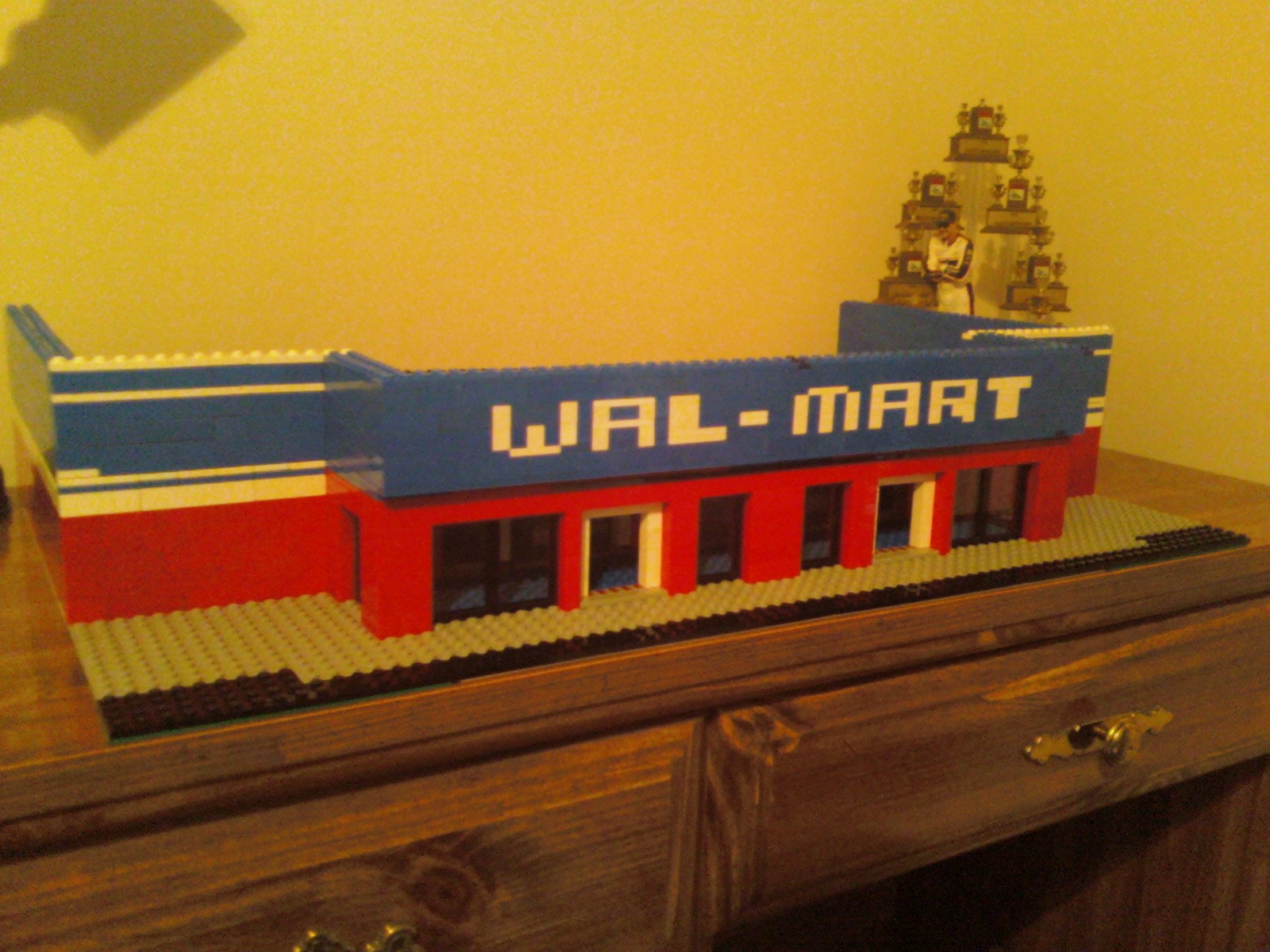 lego_wal_mart.jpg