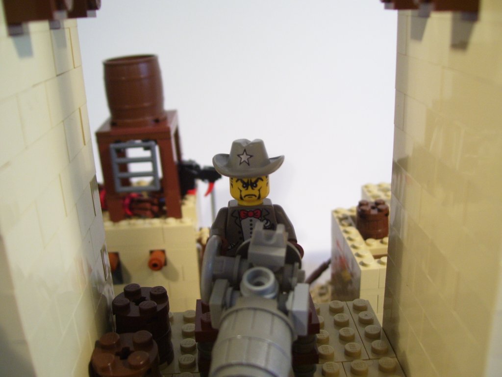 gatlings_stronghold_gun_02.jpg