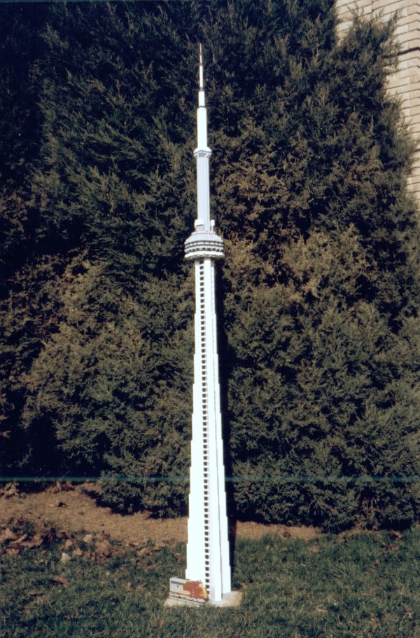 the_tower_w_santafe_for_scale.jpg