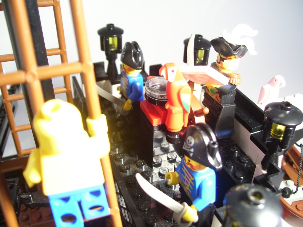 minifigs_on_deck05.jpg
