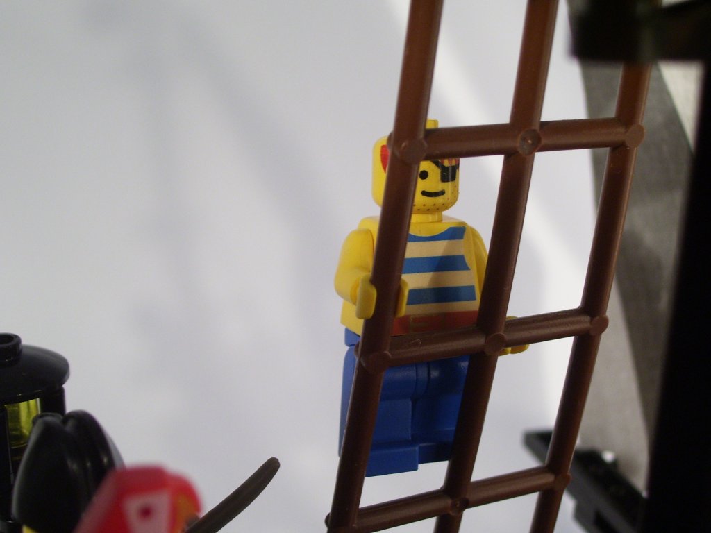 minifigs_on_deck09.jpg