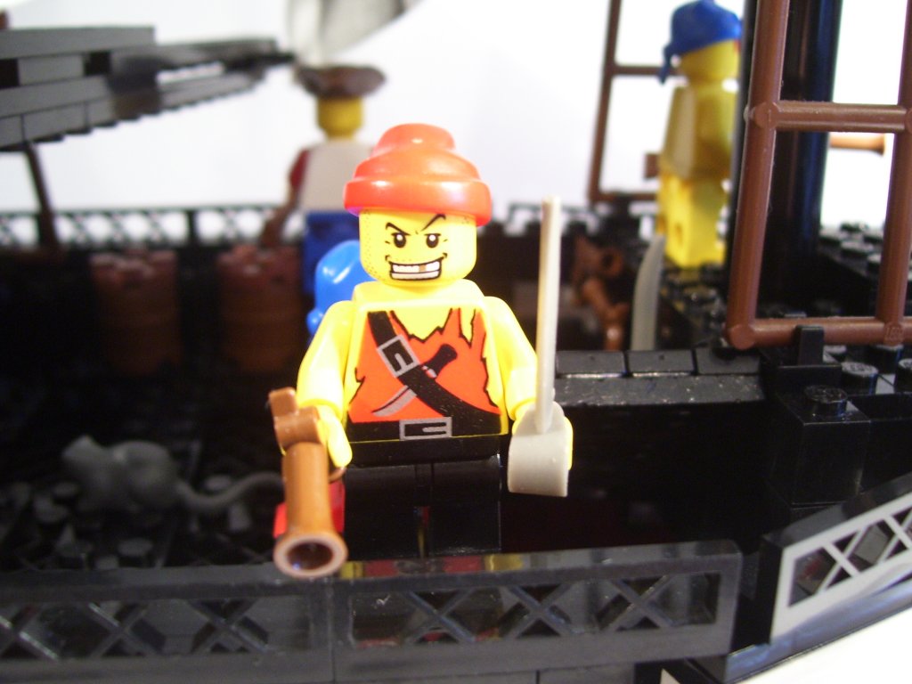 minifigs_on_deck13.jpg