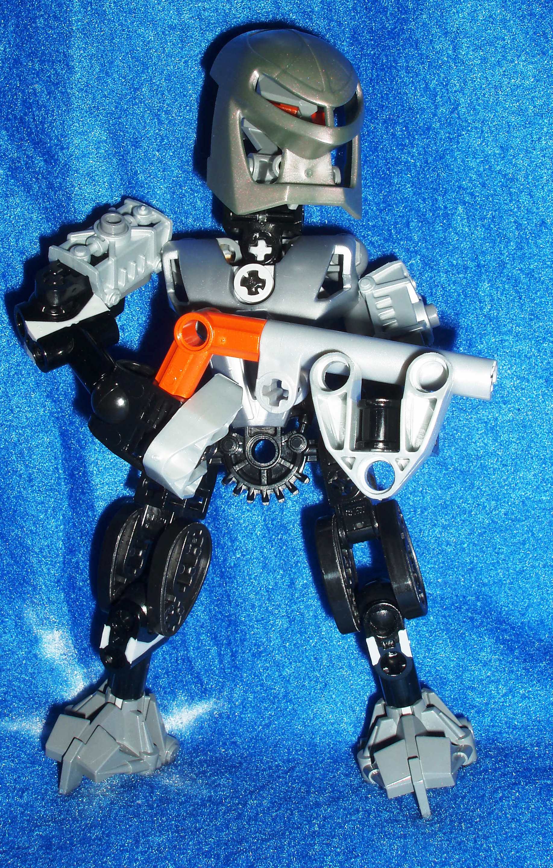 matoran_weapon_weilding.jpg
