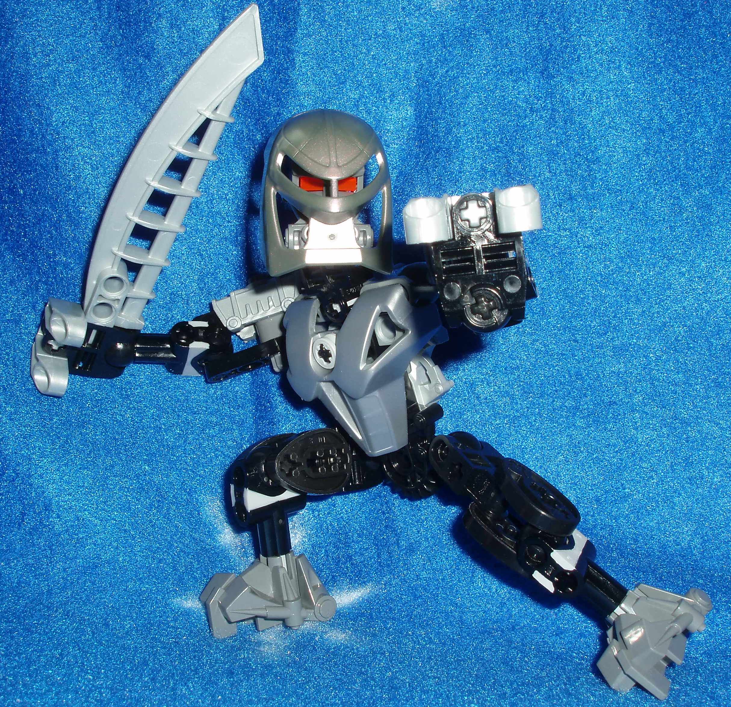 matoran_weapon_weilding_3.jpg
