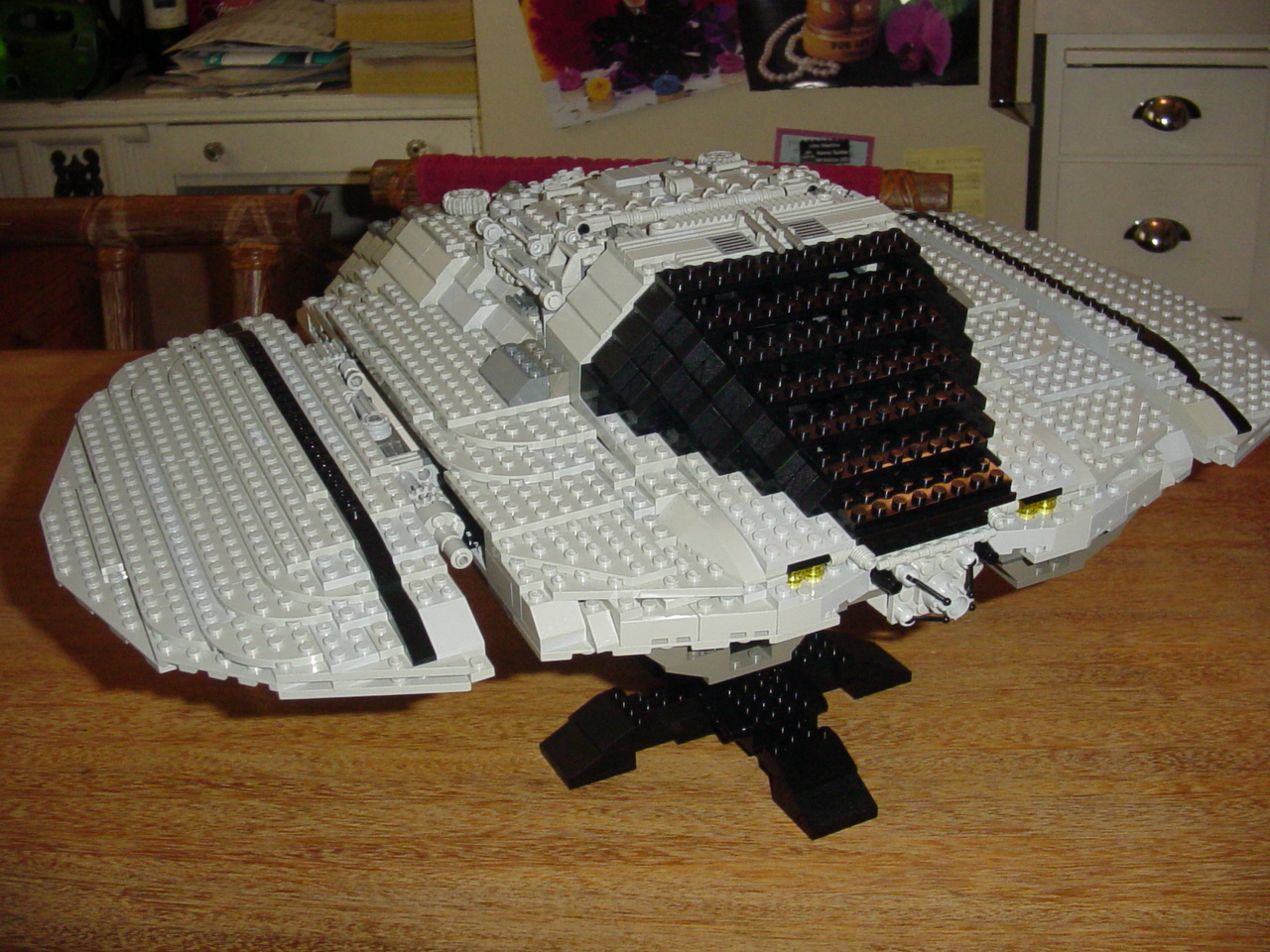 cylonraider00.jpg