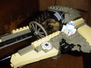 lego_anakin_starfighter_close.jpg