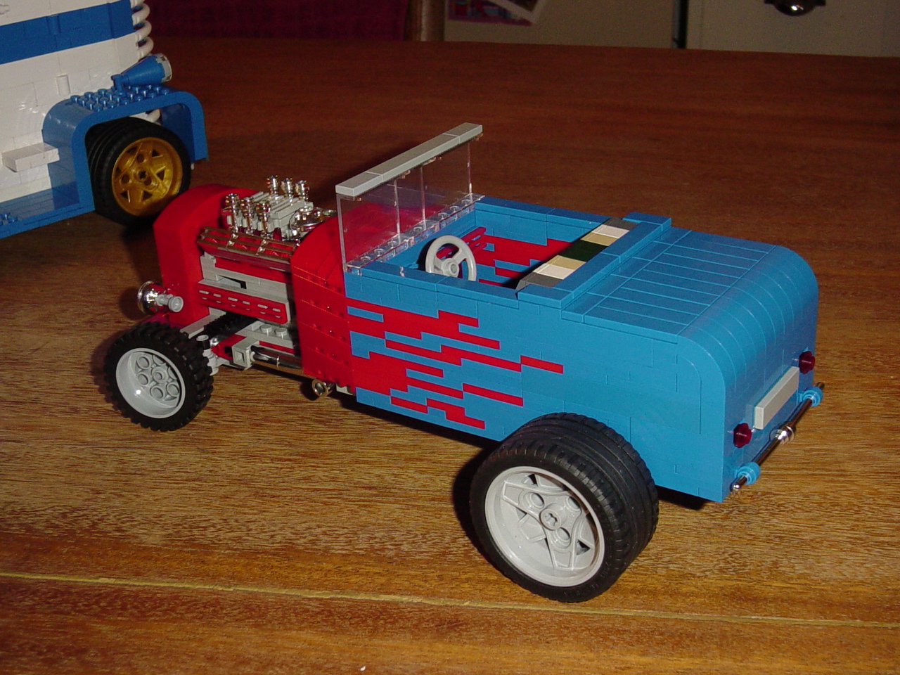 roadster000.jpg