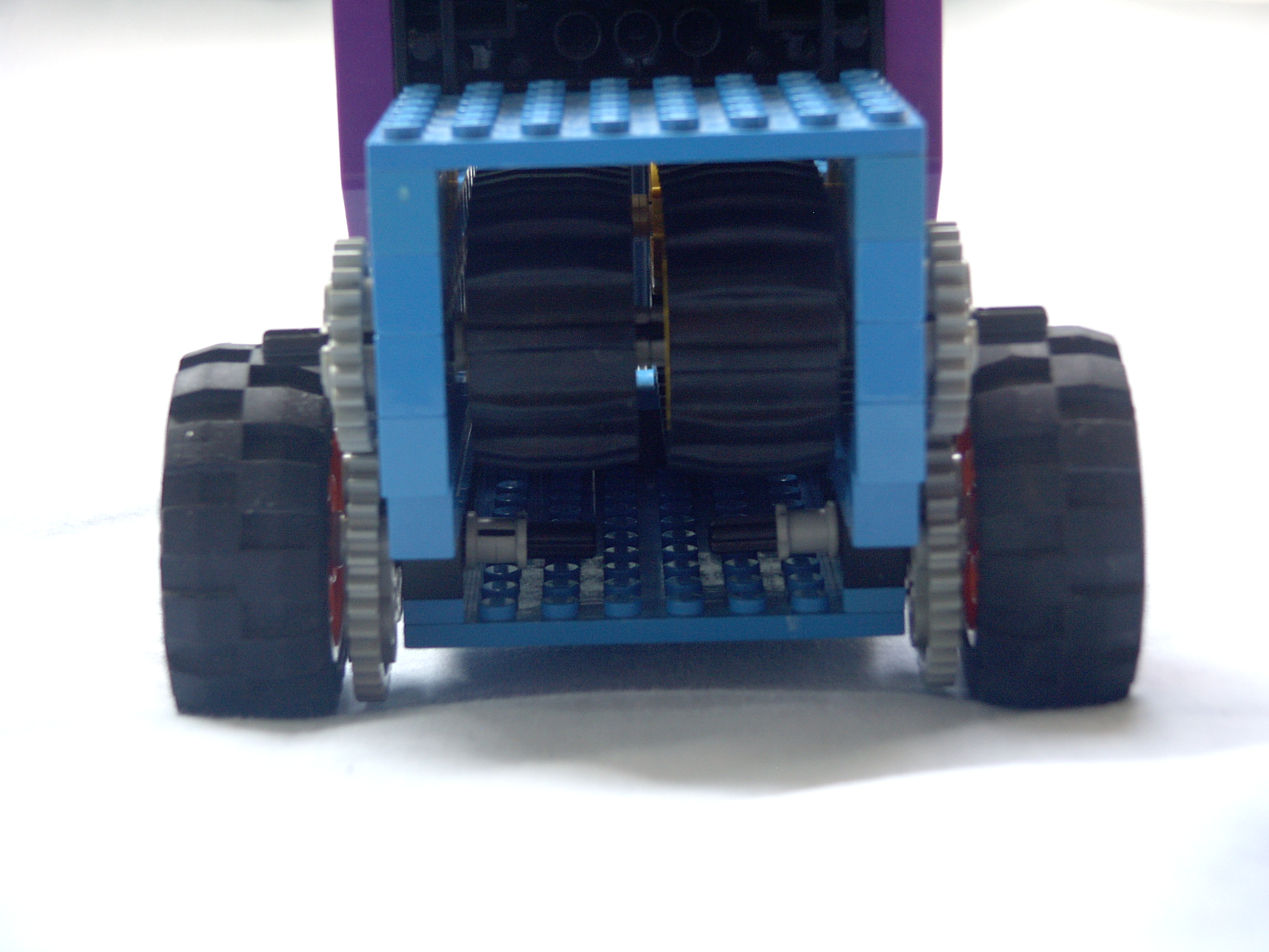 tread-mill_car_010.jpg