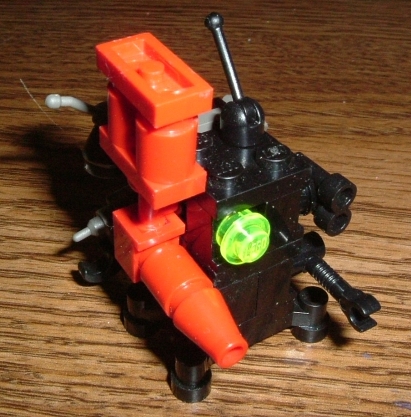 01-utilitybot_front.jpg